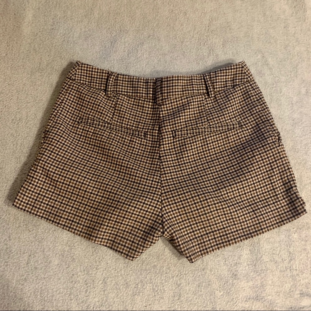 Stylish plaid brown high waisted shorts!